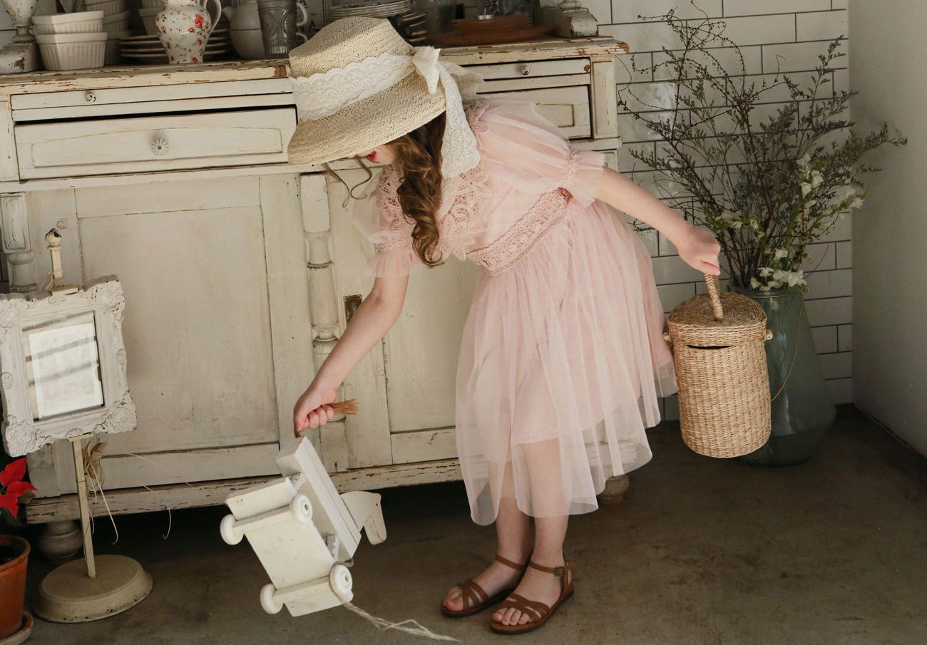 韓國 PuellaFLO - 鏤空花朵圓領網紗洋裝-粉紅