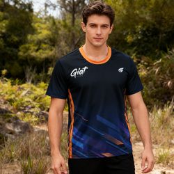 GIAT - 男女設計款吸濕排汗休閒運動衣-短袖-流光速/橘黑