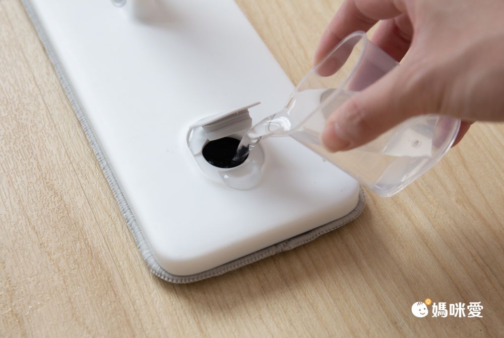 免彎腰！擠乾水分不用手【韓國 噴霧式秒收拖把】