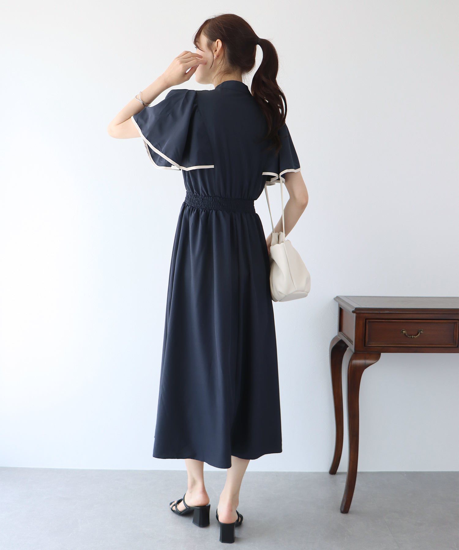 日本 BLUE EAST - 浪漫時光碎花雪紡短袖洋裝-寧靜花園-淺粉紫