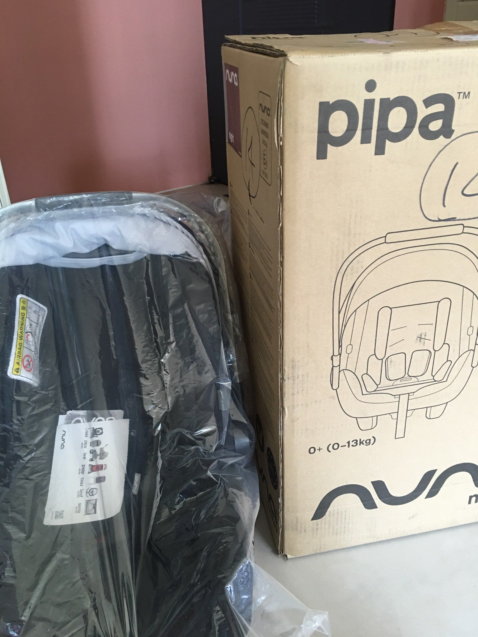 ［出售］Nuna pipa 提籃式汽車安全座椅-黑