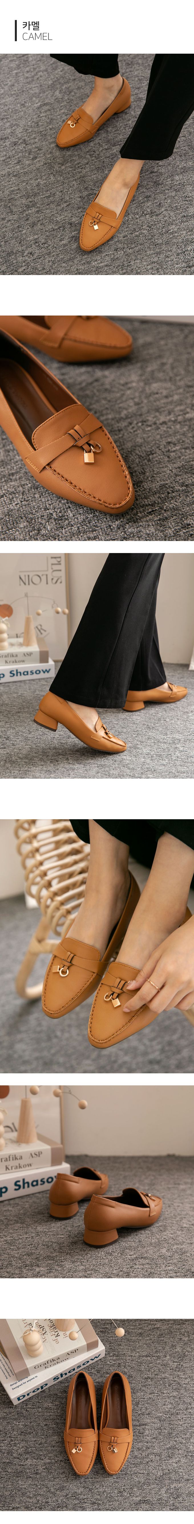 韓國 PINKELEPHANT - 鎖釦裝飾矮跟樂福鞋(3cm)-焦糖