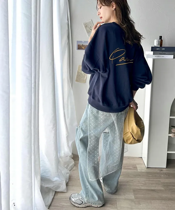 日本 Classical Elf - 背後刺繡logo 寬大落肩裏毛上衣-淺杏