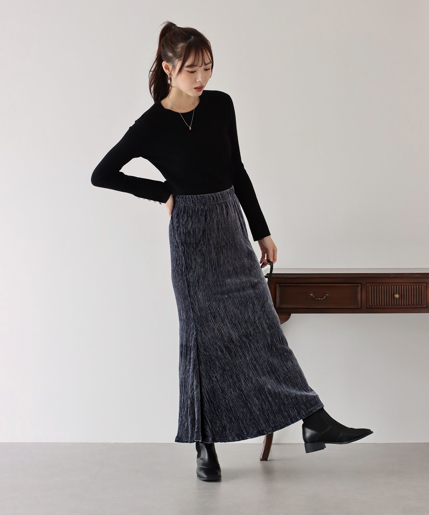 日本 BLUE EAST - 大人的優雅絲絨魚尾裙-黑