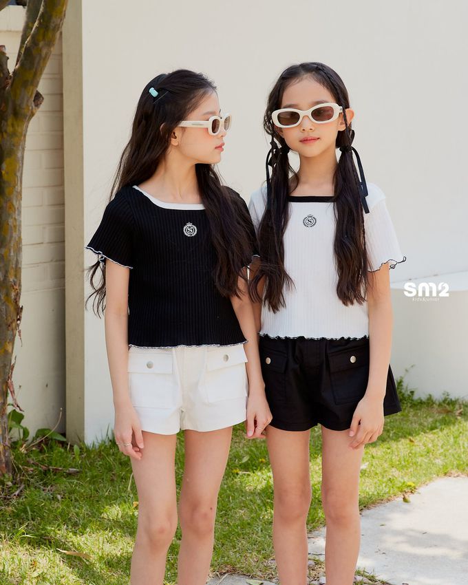 韓國 sm2 - 大U領木耳邊飄袖上衣-黑