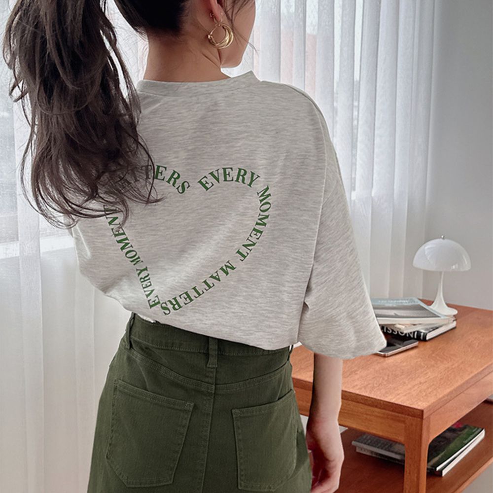 可愛休閒印花五分袖上衣-字母愛心-燕麥灰 (F)