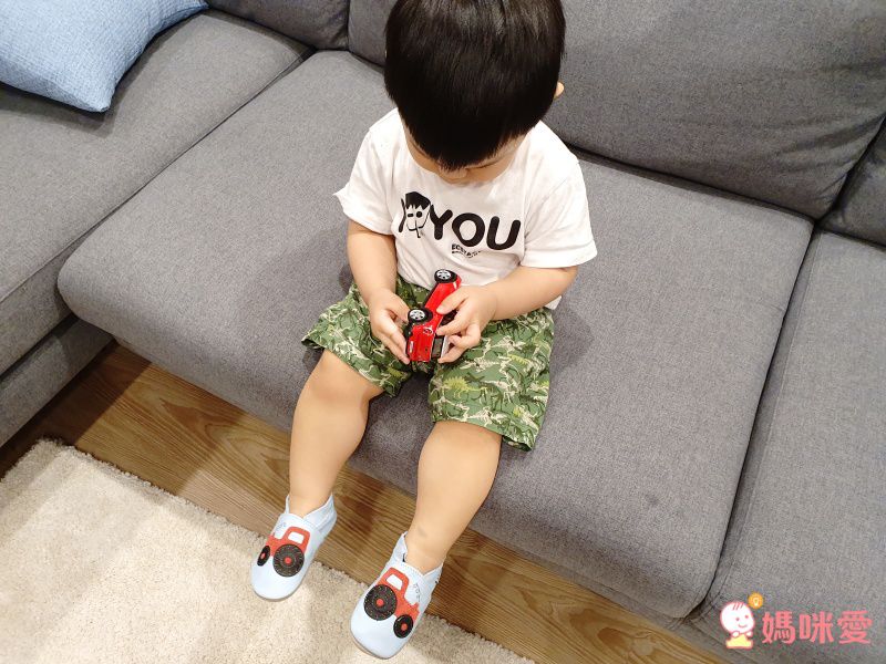 英國Inch Blue - 真皮手工寶寶鞋-水彩花