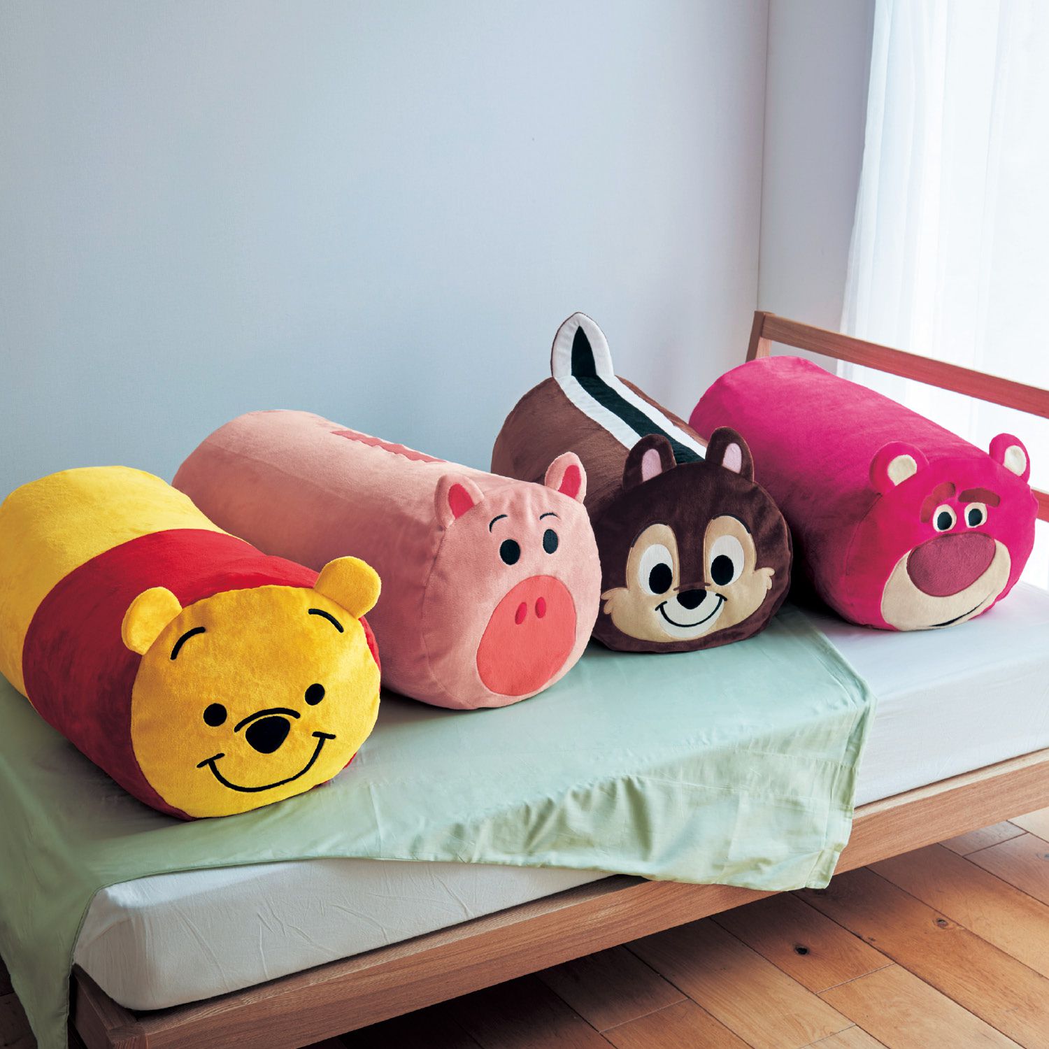 日本千趣會 - 迪士尼圓筒狀棉被收納袋/抱枕-熊抱哥 (40x40x75cm)