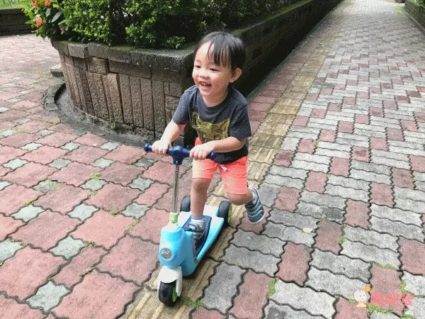 NONAKA WORLD - 變身騎士α 滑步車+滑板車 2 in 1-紅色