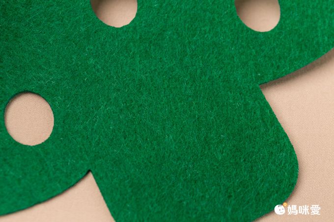 聖誕節裝飾彩旗-英文字聖誕老人-綠+紅+黃 (長度約300cm)