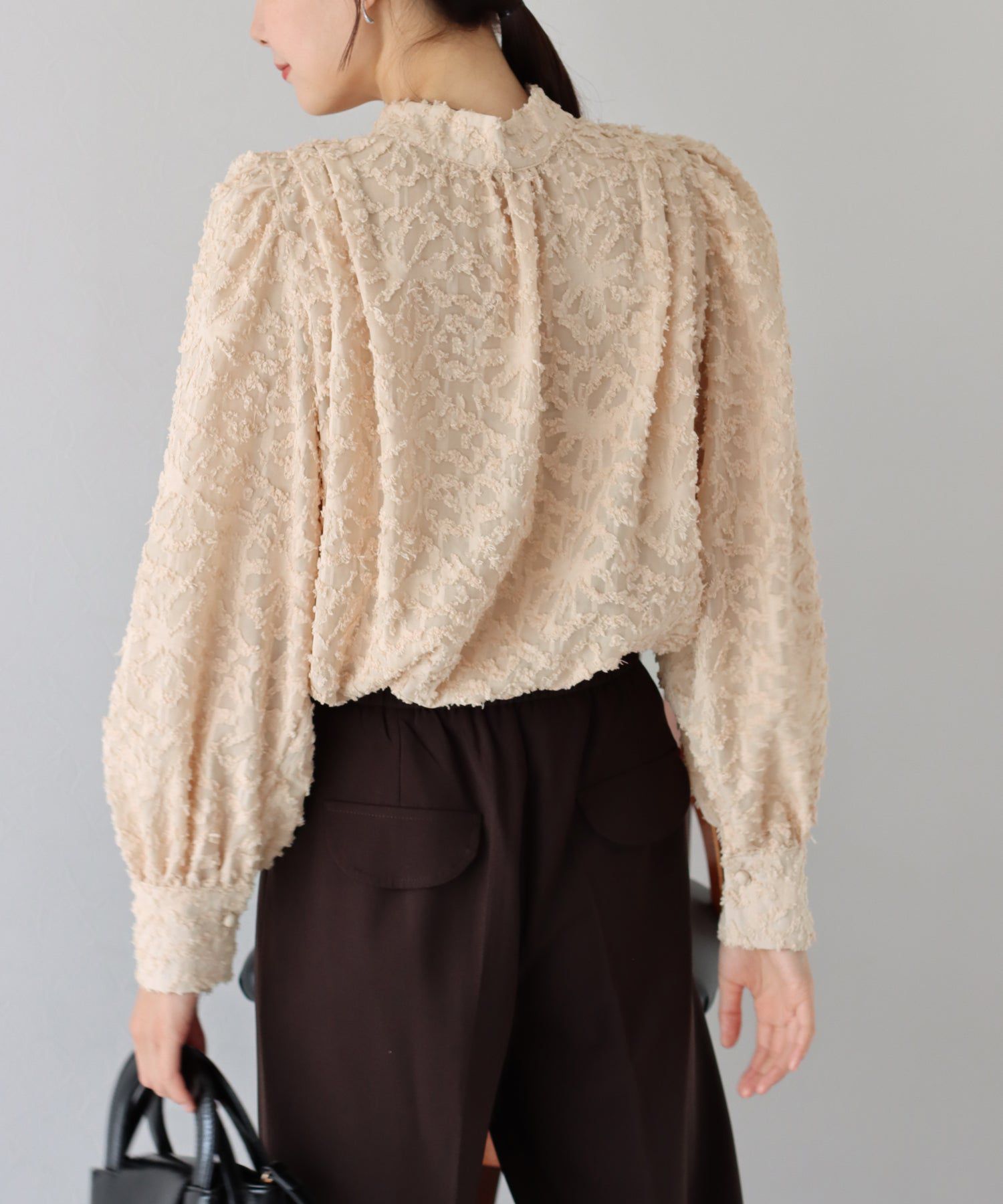 日本 BLUE EAST - 歐風浪漫花朵氣球長袖襯衫-奶茶