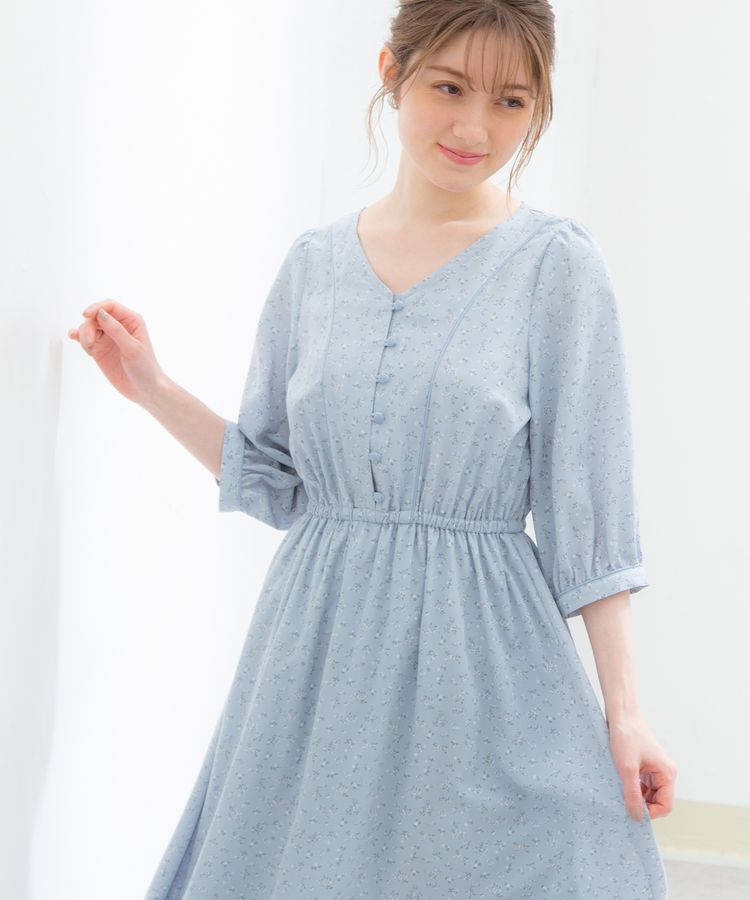 日本 Honeys - V領縮腰排釦七分袖雪紡洋裝-碎花-水藍
