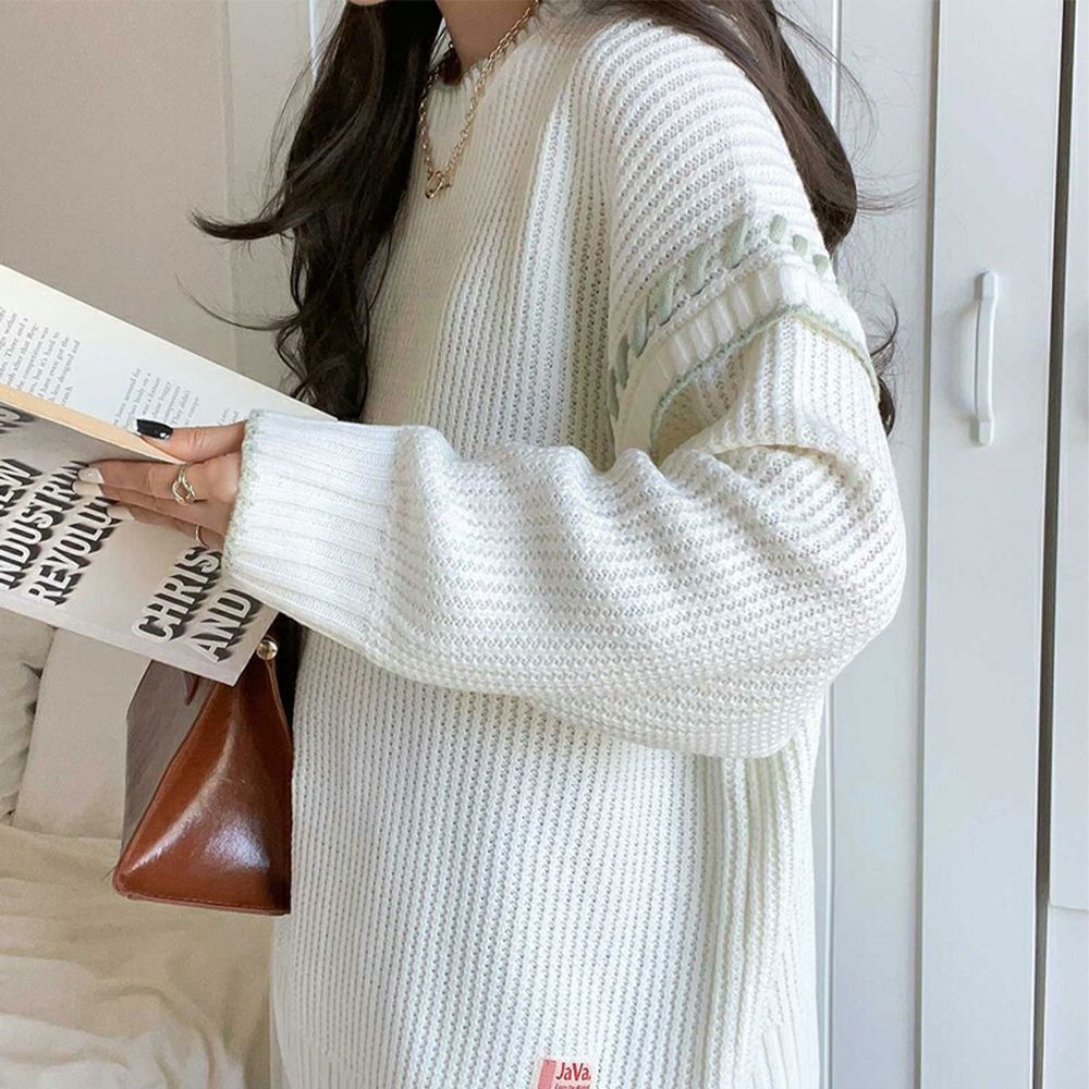 Java 落肩滾邊縫線粗針織長版上衣-白x灰