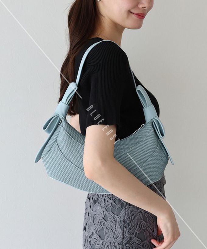 日本 BLUE EAST - 可愛雙蝴蝶結時尚紋理肩背小包-淺杏