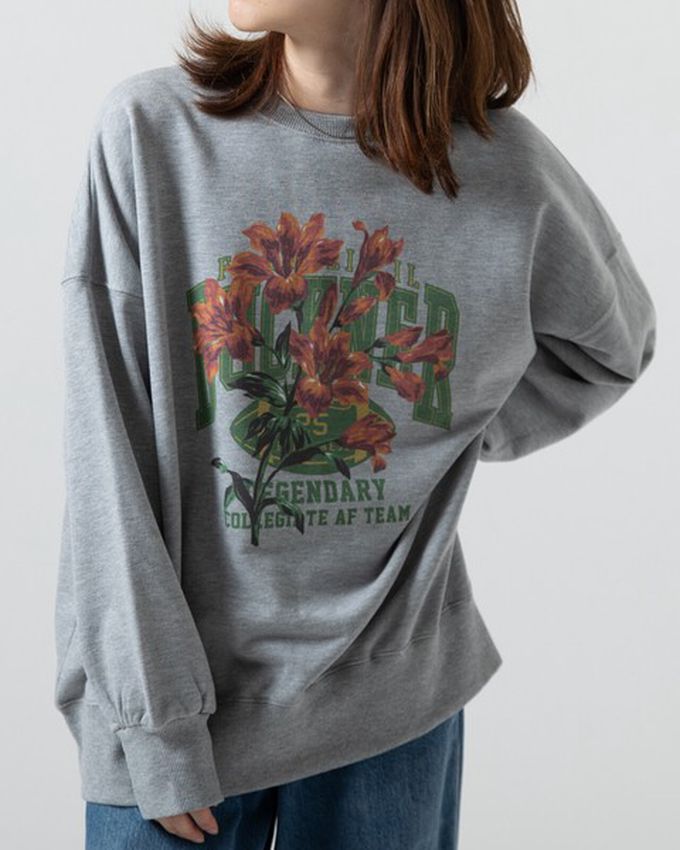 日本 gleam - 裏毛寬版學院風花卉大學T-紅棕