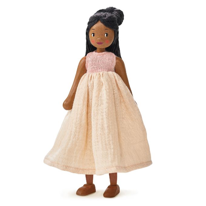 大型娃娃，可搭配茉百莉典雅豪宅或擺設珍藏