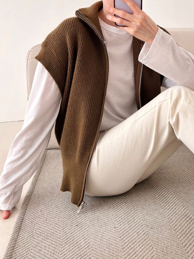 韓國女裝連線 - 簡約針織拉鍊立/翻領搭配背心-米白 (FREE)