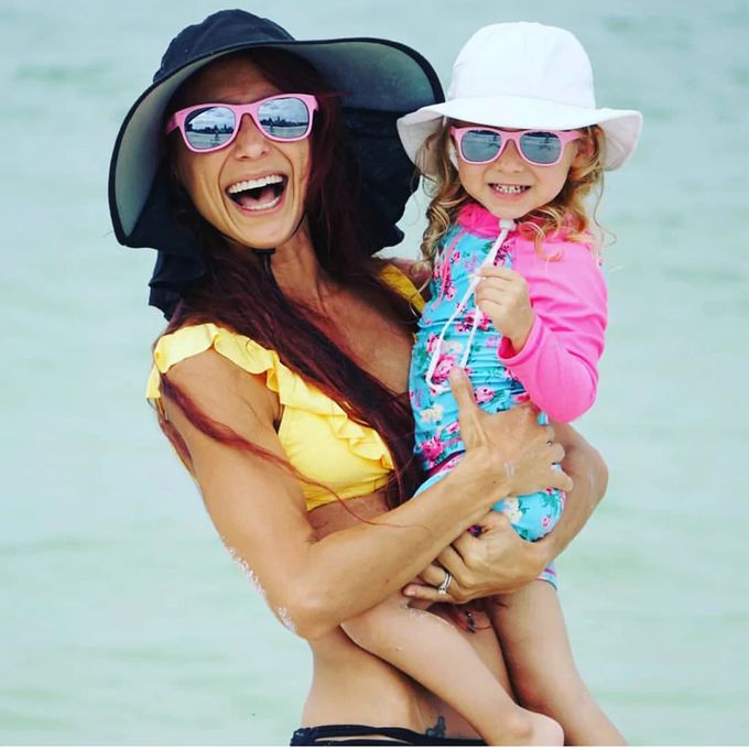 美國 Roshambo - 繽紛視界時尚墨鏡-幼童款-芭比粉-偏光水銀鏡片 (3-5Y)