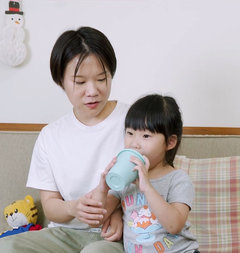 咕溜杯 孩子的第一個吞藥練習杯★贈限量可愛藥盒★ (童趣粉)