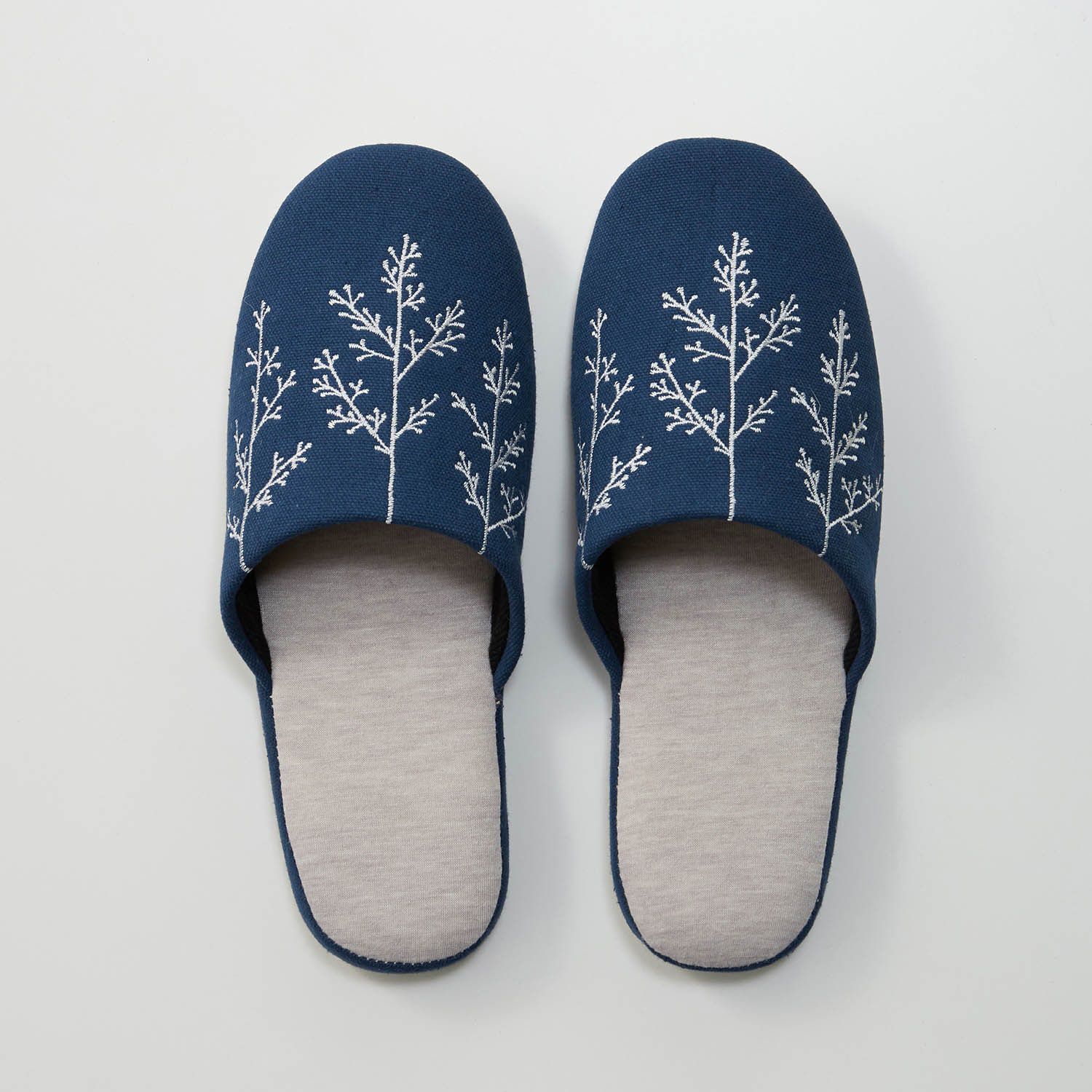 日本千趣會 - 可機洗 刺繡典雅室內拖-自然之樹-深藍