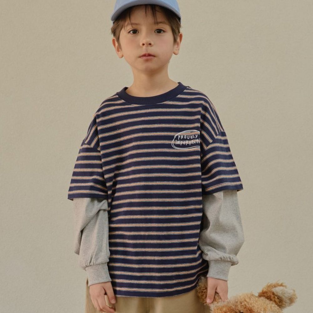 HIKIKI 假兩件層次拼袖條紋長袖上衣-墨藍X灰