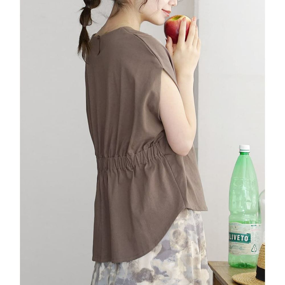 日本 zootie - 抗透汗 前短後長後縮腰設計一分袖上衣-咖啡