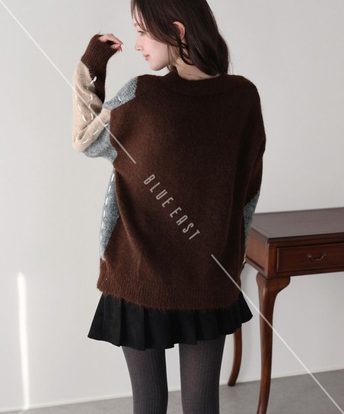 日本 BLUE EAST - 成熟菱格紋幾何V領針織上衣-灰系 (M)