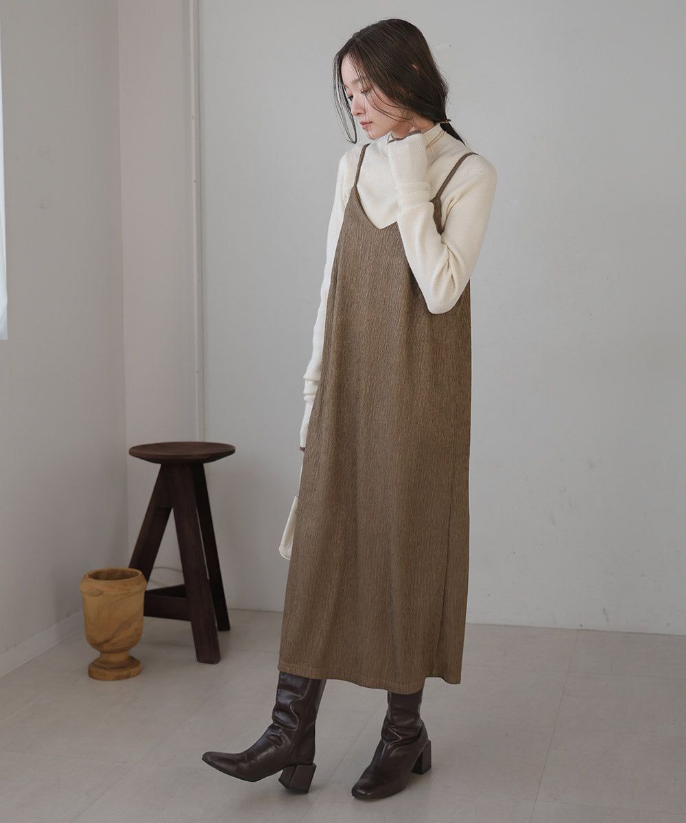 日本 Bab - 光澤感立體紋路吊帶洋裝-黑 (M)