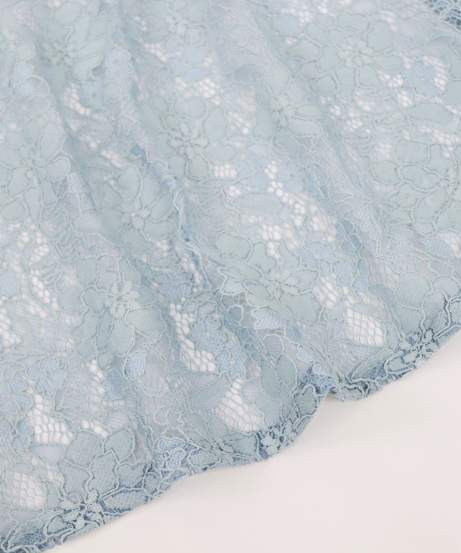 日本 BLUE EAST - 花朵蕾絲修身魚尾裙-經典黑