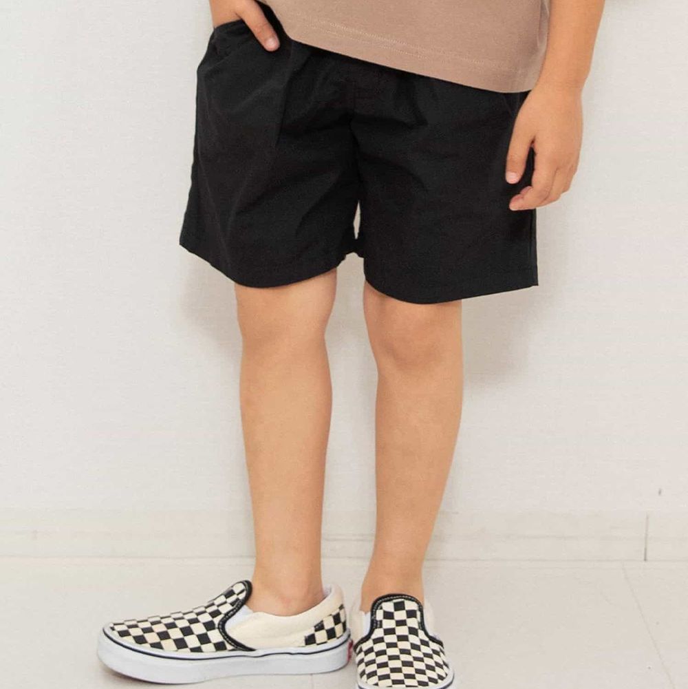 純棉百搭輕巧斜紋布五分褲-黑