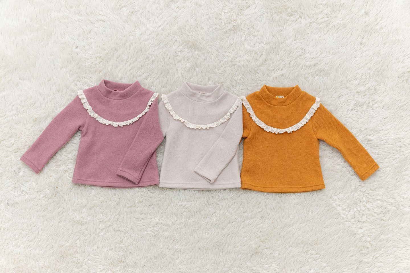 韓國 Orange Mom - 蕾絲荷葉滾邊領拉絨上衣-杏