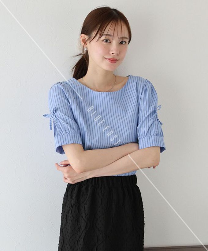日本 BLUE EAST - 甜美可愛蝴蝶結點綴短袖上衣-條紋-煙燻灰 (M)