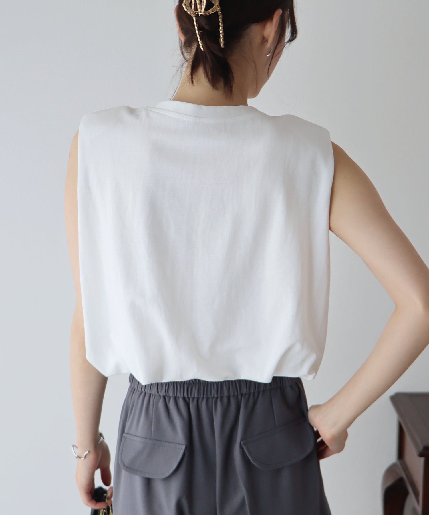 日本 BLUE EAST - 棉混法式簡約無袖上衣-白