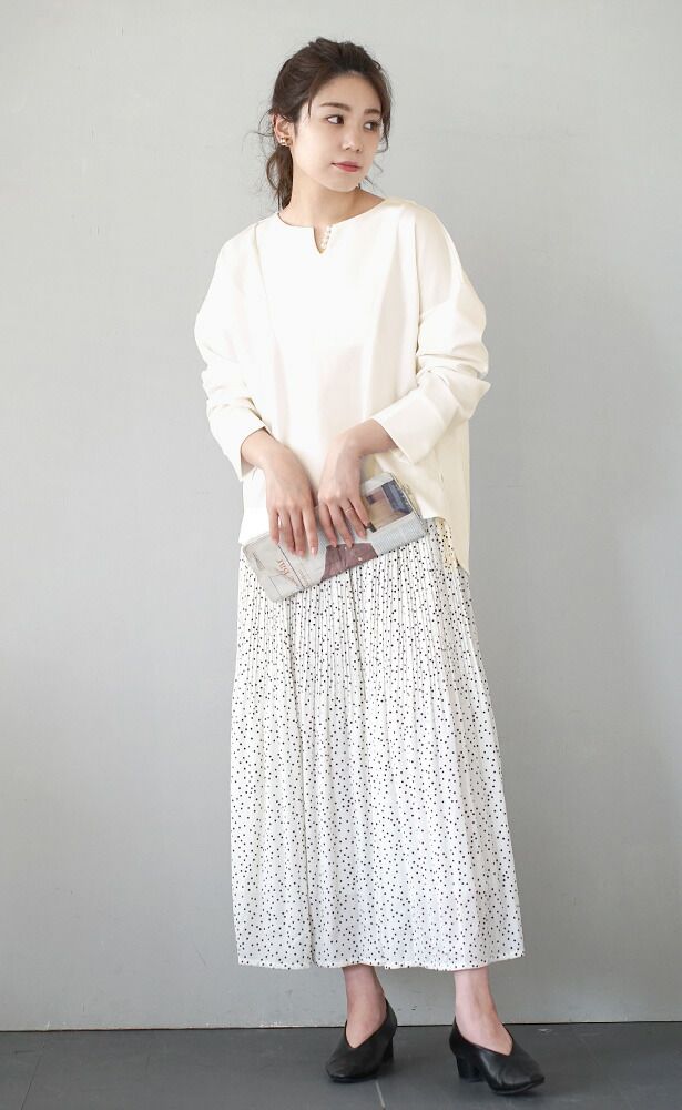 日本 zootie - 氣質珍珠釦小V領長袖上衣-象牙白