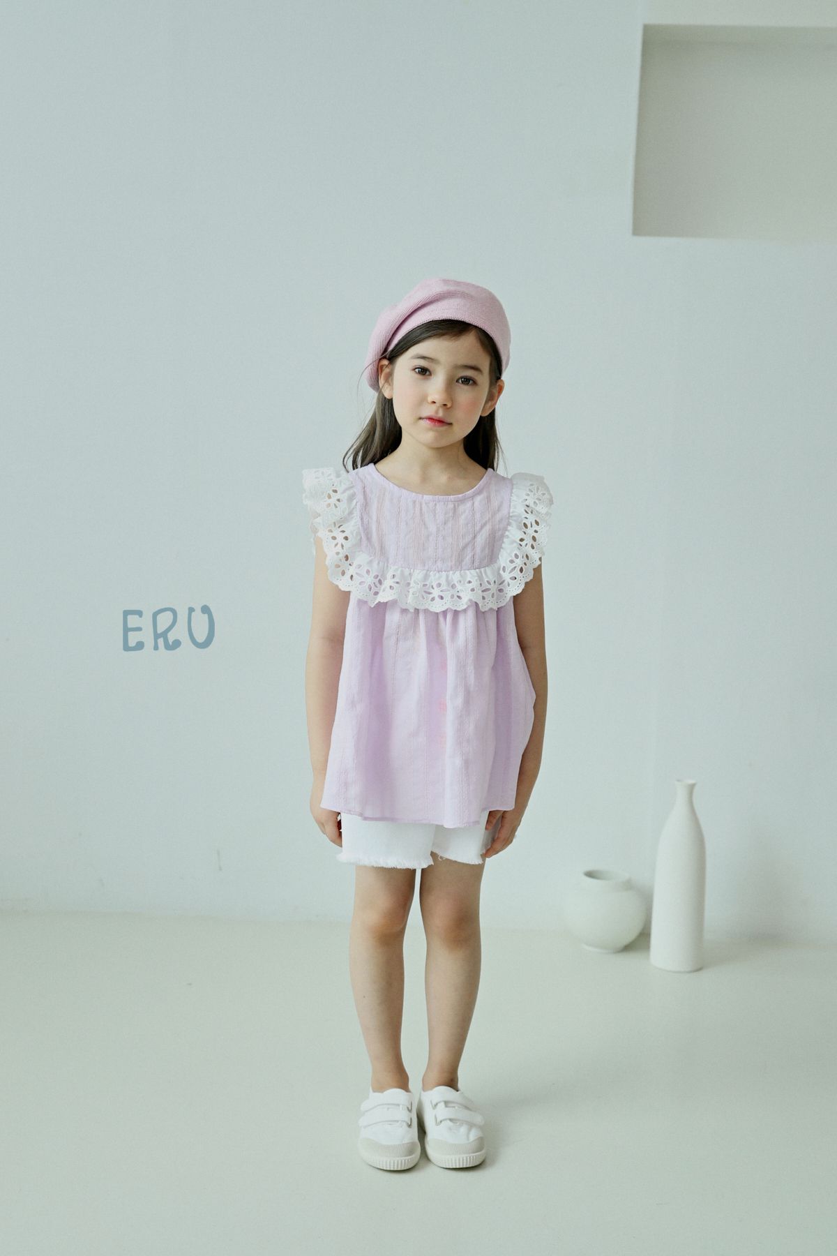 韓國 ERU - 鏤空花朵領編織紋路上衣