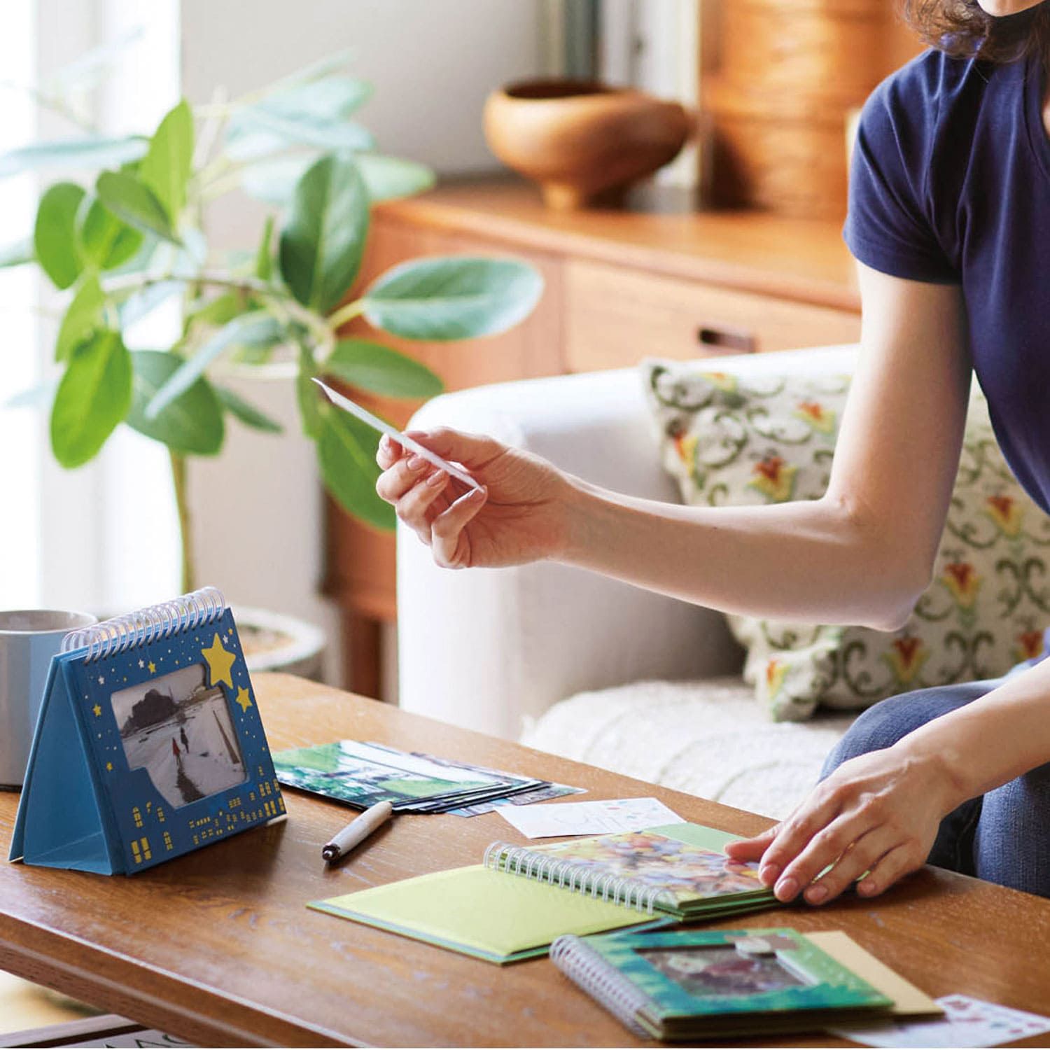 日本千趣會 - 日本製 相框造型的相簿冊(31枚)-遠處的山峰 (3x5相片)