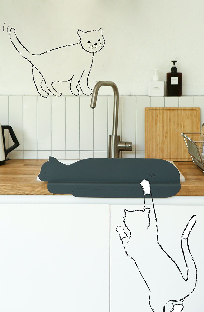 韓國 Daily Like - 矽膠吸盤擋水片-臘腸狗 (長50cm, 寬6cm, 高15.5cm)