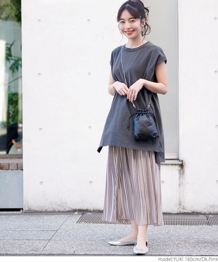 日本 COCA - [定番] 光澤百搭百褶長裙-卡其