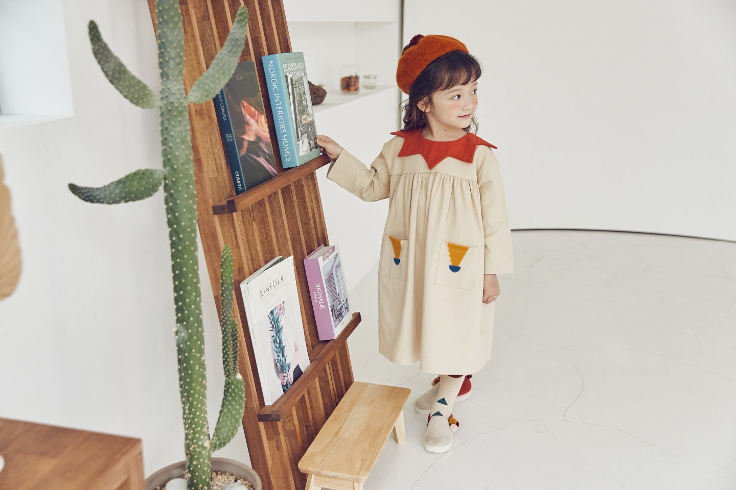 韓國 Mimico - 星星翻領口袋連身洋裝-淺卡其