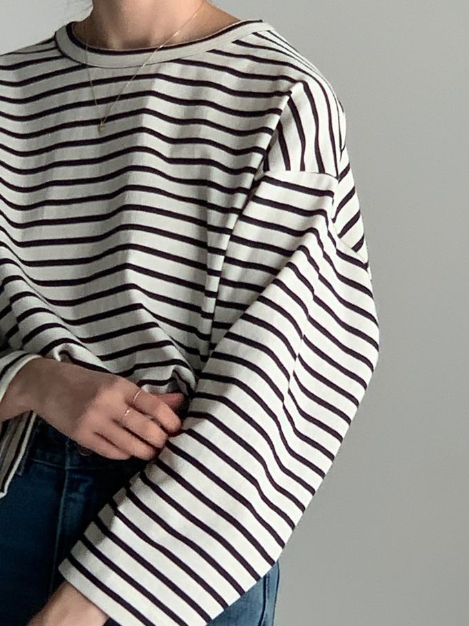 韓國女裝連線 - 不對稱後開衩條紋長袖上衣-黑藍 (FREE)