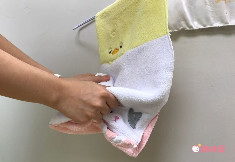 日本 LIV HEART - 5倍吸水力蓬鬆柔軟 附釦式長型擦手巾-兔子x小鴨x花貓-粉黃白 (20x75cm)