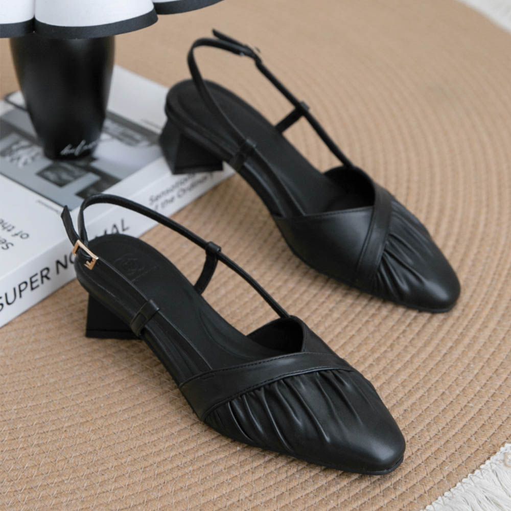 氣質抓褶皮革軟底尖頭涼鞋(5.5cm)-黑