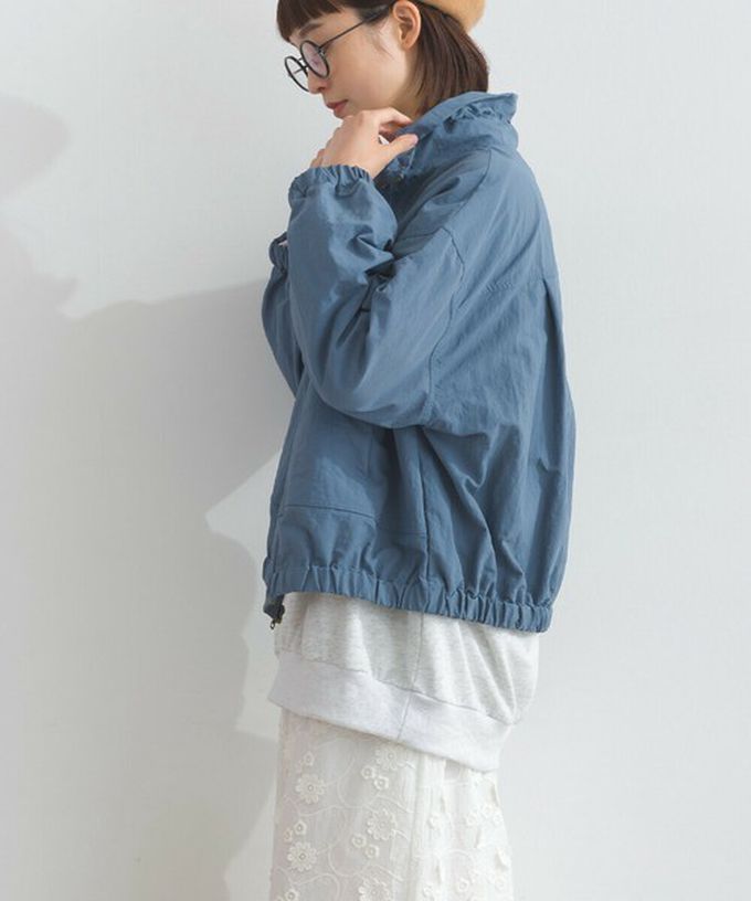 日本 Lupilien - 輕盈俏麗特色領尼龍短版薄外套-煙燻藍