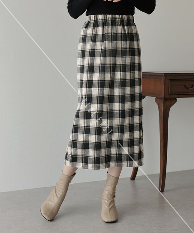 日本 BLUE EAST - 簡潔溫柔格紋後開叉合身長裙-米x黑