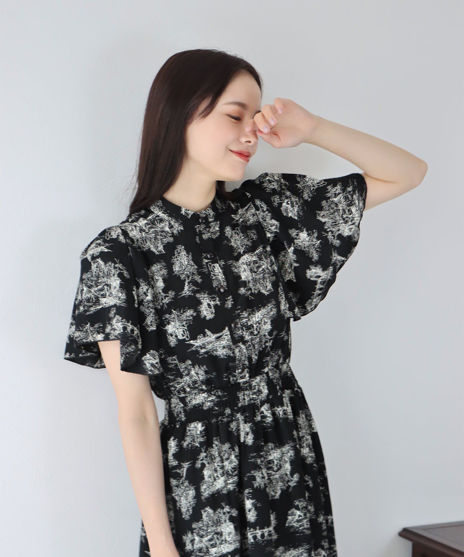 日本 BLUE EAST - 浪漫時光碎花雪紡短袖洋裝-寧靜花園-淺粉紫