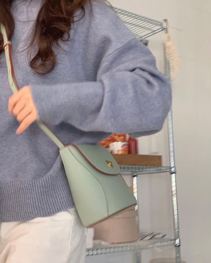 韓國lemego - 牛皮復古金釦側背包(Sand)-薄荷綠