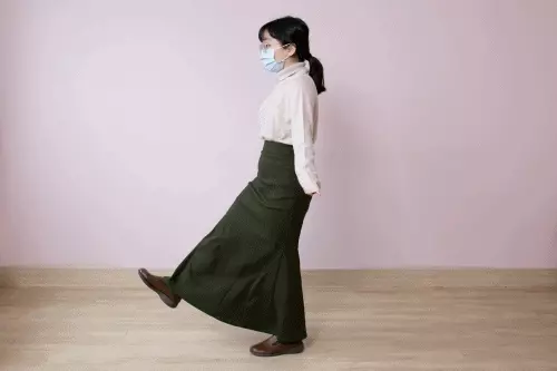 日本 Kobe Lettuce - 顯瘦剪裁修身魚尾長裙-淺杏