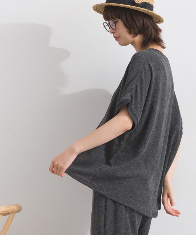日本 Lupilien - 嫘縈混紡細緻羅紋圓領短袖上衣-炭灰