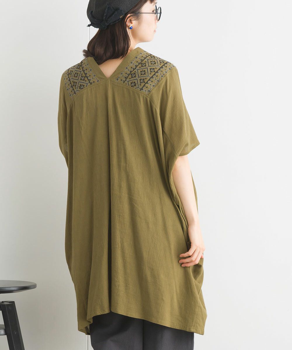 日本女裝代購 - 100%印度棉 前刺繡V領長版短袖上衣-白
