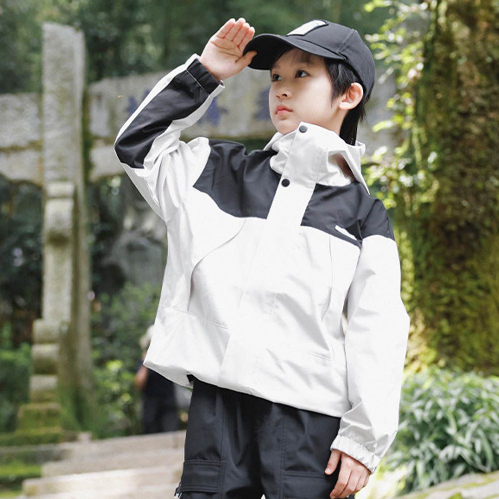 防潑水撞色立領防風連帽外套-山系徽章-灰白